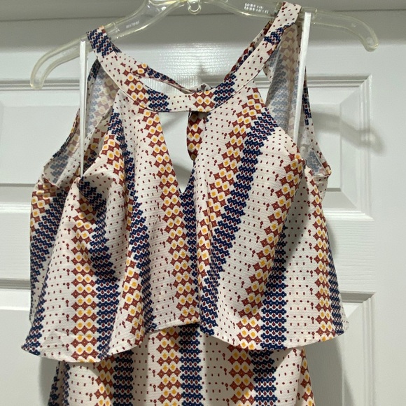 Do & Rae halter top open back tie back printed dress. - Picture 6 of 8